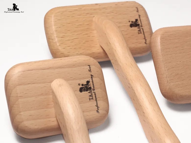 Большая мягкая пуходерка-slicker со средними зубцами TAA Comb Wood L — Фото 6